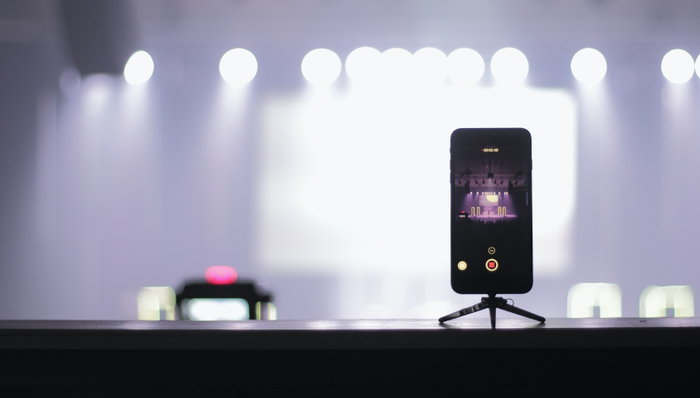 内容社区,商业化进程,直播赛道