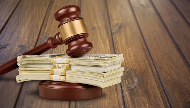 临时负责人超期，昆仑健康被银保监会责令改正并罚款