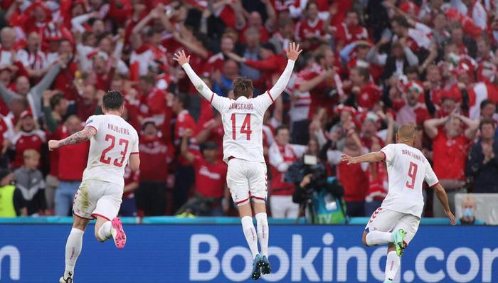 C罗和姆巴佩打道回府，欧洲杯就靠这个“00后”了？