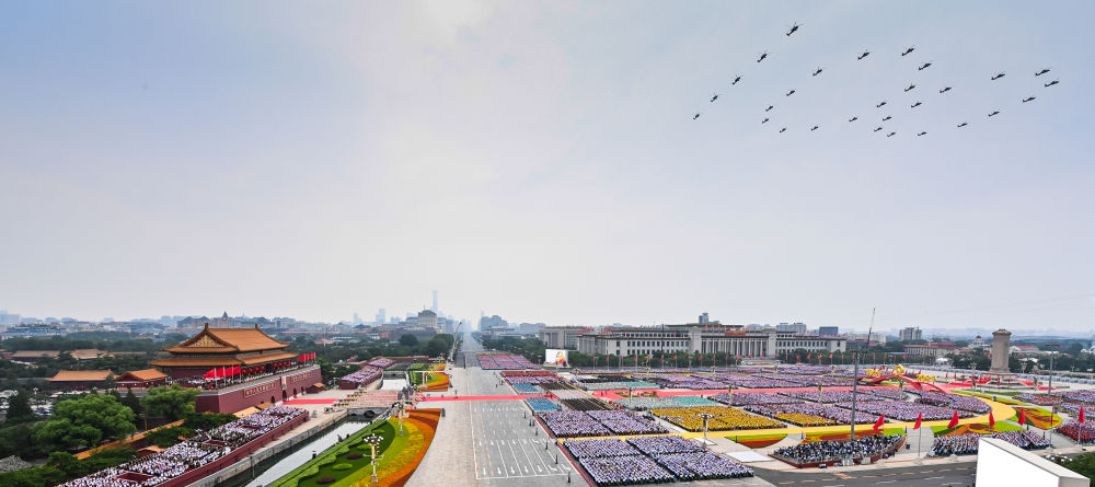 我在现场·照片背后的故事丨透过镜头见证百年华诞