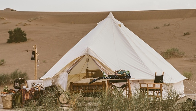 去户外支个帐篷，手冲咖啡，这就是城市中产热捧的“野奢”