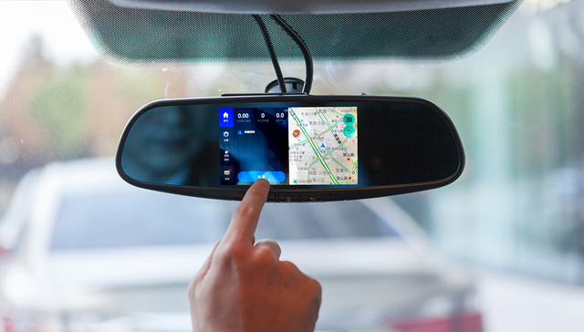 快看 | 上海出租车升级触摸智能后视镜，司机可一键接单