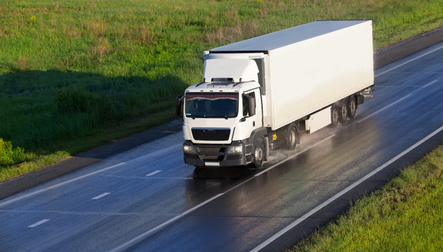 3000台商用车、60座换电站，协鑫能科与吉利布局重卡换电