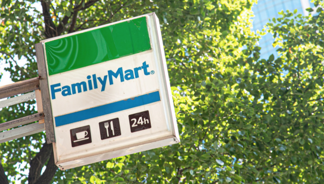 全家陷入困局：内部高层动荡，门店被罗森反超