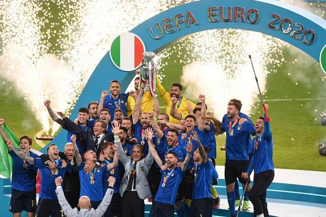 巅峰碰撞点球决胜，意大利击败英格兰问鼎欧洲杯