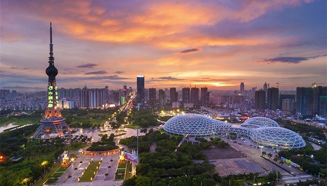 楼面价,地块,岭南,住宅产品,包袱,戴德梁行,房地产,空置率,城市更新,罗康瑞