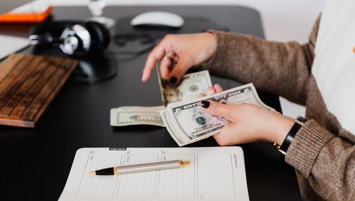 社交,巨额亏损,炒币