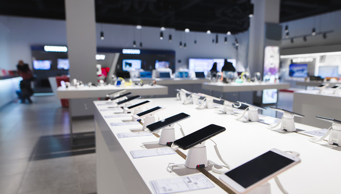 定制机,realme,坪效,手机厂商,手机行业,手机市场,买手机,线上线,小米,vivo