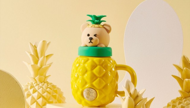 香奈儿再推Airpods项链，星巴克新杯子是菠萝造型丨是日美好事物