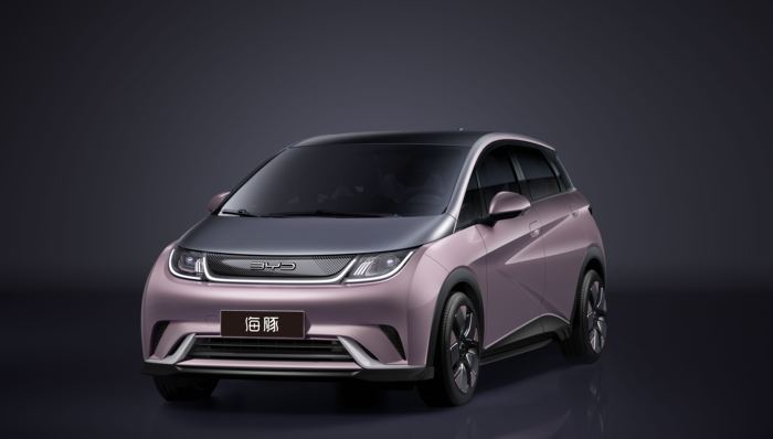 采用“海洋美学”设计元素，比亚迪海豚内饰图片曝光