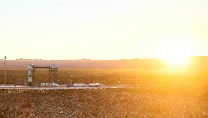 贝索斯如愿抵达太空并安全落地，太空旅游正加速进入现实