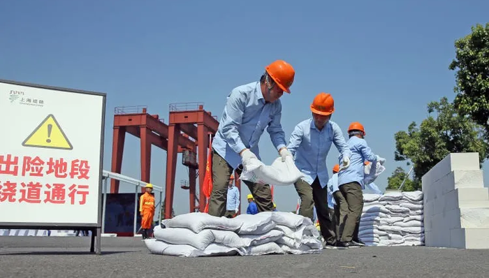 台风烟花，防汛，临港，松江，黄浦，闵行,应急抢险,转移安置
