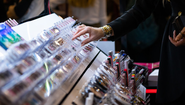 美妆集合店开战下沉市场