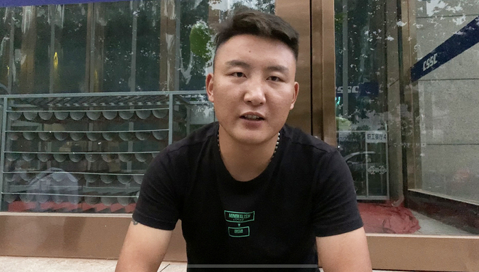 致敬“伸手的力量”| 京广隧道口连救三人后，他与对方约定做一辈子朋友