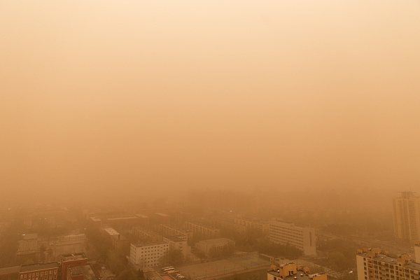 甘肃敦煌等地发生沙尘暴天气，最小能见度为5年来最低