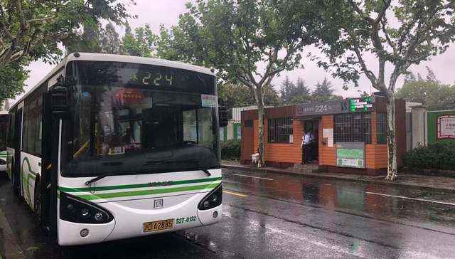 台风,烟花,巴士,上海,通勤