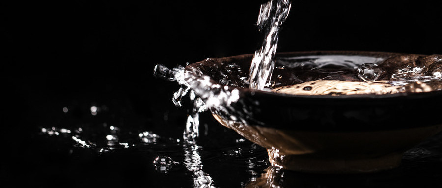 水井坊,贵州茅台,白酒,教育