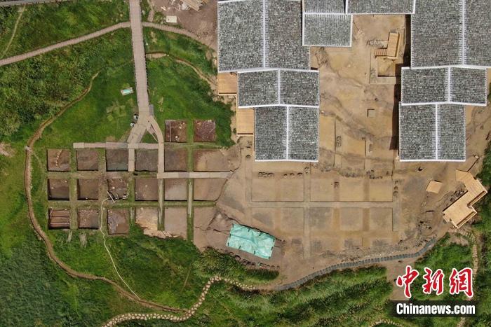 7月10日，航拍泉州安溪青阳下草埔冶铁遗址。蒋启明 摄