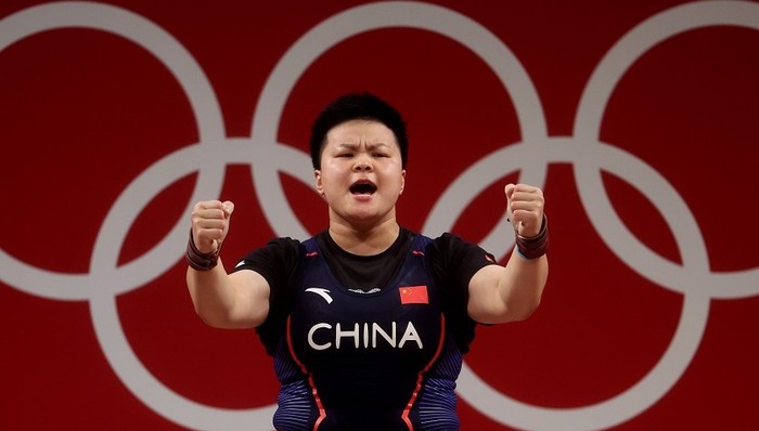 中国军团 | 汪周雨轻松夺冠，女举87公斤级奥运首金归属中国
