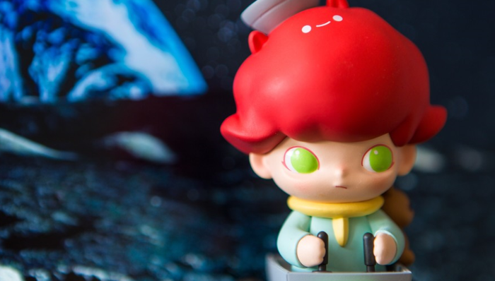 潮玩市场,平民品牌,高端产品