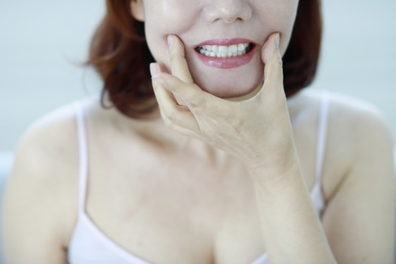 美发美容协会成立美牙协会，大批口腔科医生强烈反对称其“不尊重口腔专业”