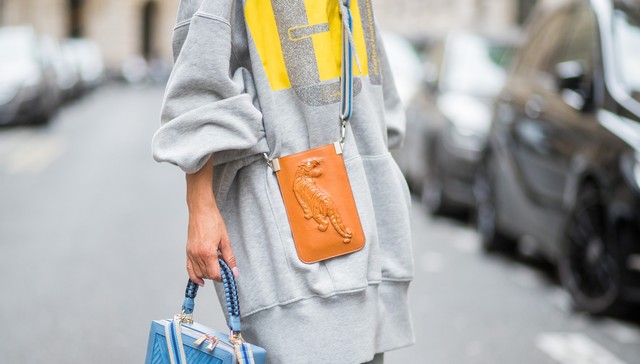 今夏必备单品手机包，你买没？｜衣帽间