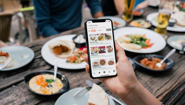 【深度】“偷袭”美团：抖音快手出击、小红书加码，本地生活又迎新战事