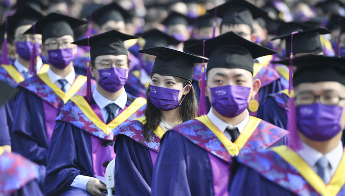 李井奎：上名校到底有多大回报？经济学家揭示出意外真相