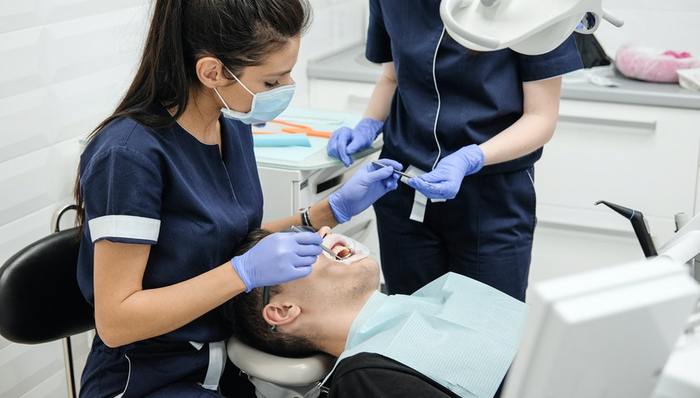 通策医疗,股价下跌,半年报