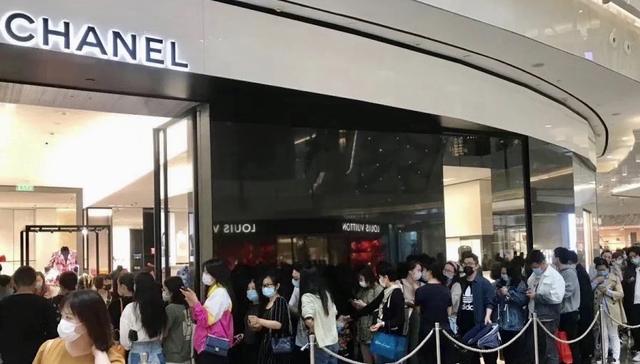 最新报告：消费者对价格不敏感是奢侈品频繁涨价的原因