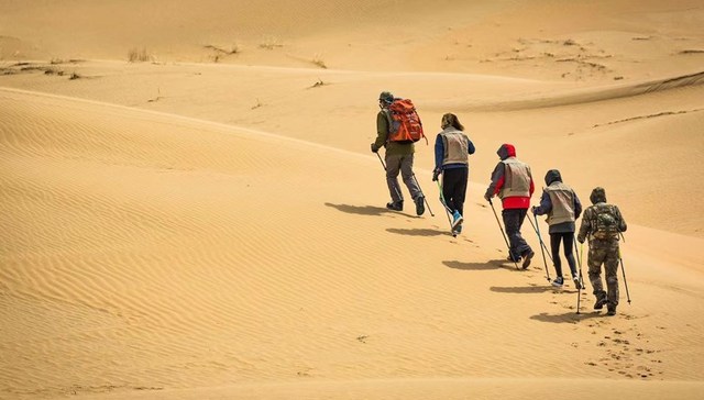 【评论】中学生沙漠遇难，主办方的“危险营销”难辞其咎