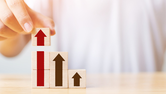 家居，建材，年中业绩