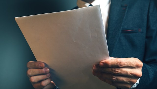 青岛市原市长张新起被开除党籍，曾因热衷种树被称“种树市长”