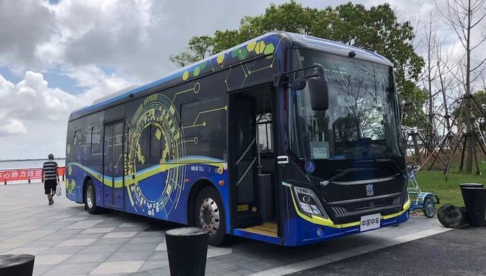 临港，新片区，智慧公交，无人驾驶,自动驾驶,巴士,智能网联商用车