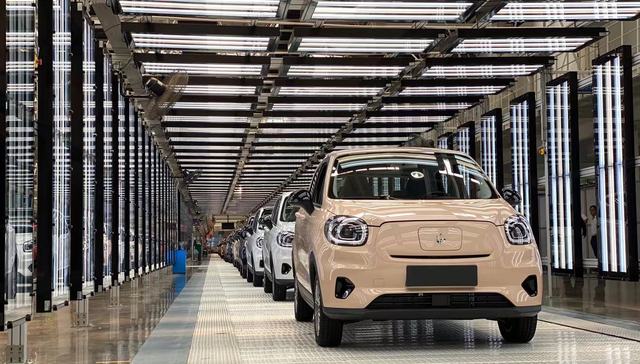 零跑汽车获新一轮45亿融资，杭州国资出资额占6成