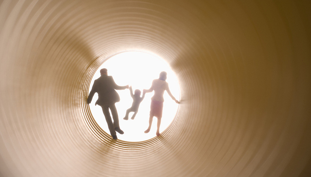 “三孩”之后：职场上，生育政策影响女性发展；家庭内，夫妻权力关系难以改变 | 专访