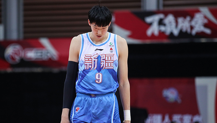 CBA辽宁队欢送贺天举，但周琦转投心仪东家不容易