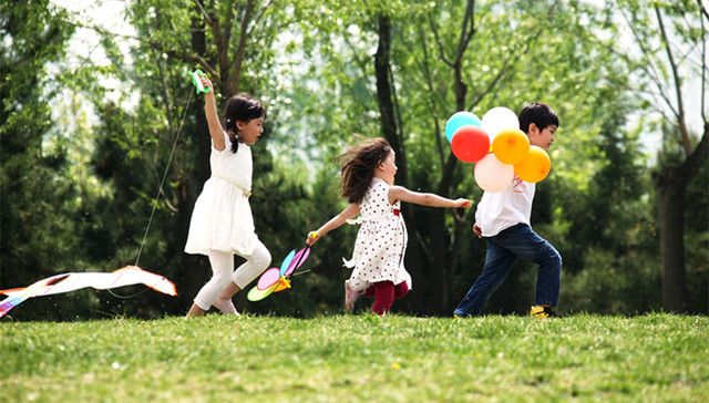 国常会通过妇女和儿童发展纲要，明确完善三孩政策配套支持措施