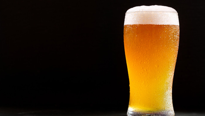 啤酒,高端化,机构持股,竞争,增持