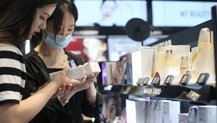 向高端转型不易，丸美股份上半年净利下跌近三成