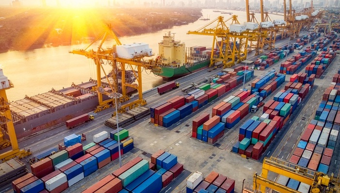 中远海控,中报业绩,集装箱,海运