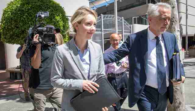 《坏血》主角“女版乔布斯”即将受审，最高面临20年牢狱之灾