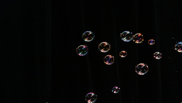 财说| 不及格的比亚迪、过热的宁德时代，动力电池泡沫已现