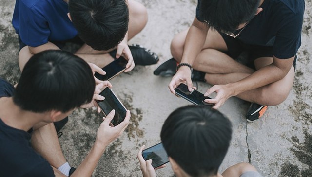 “史上最严”监管政策能破解未成年人沉迷网游困局吗？