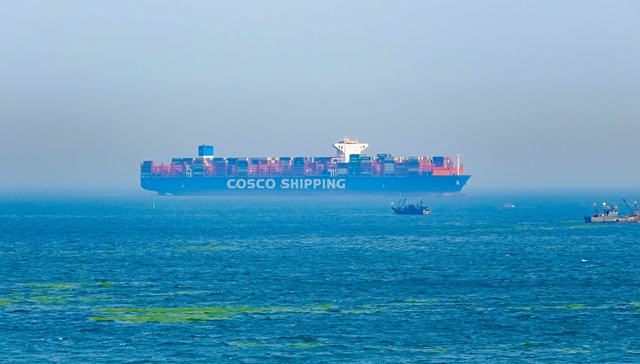 中远海控再订10艘新船，斥资百亿争夺全球前三