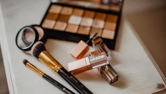 线上销售,成本压力,市场竞争