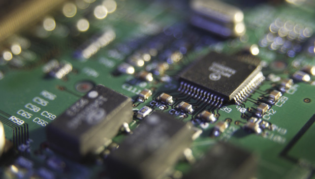 2021，我在深圳卖芯片，半年挣了几千万