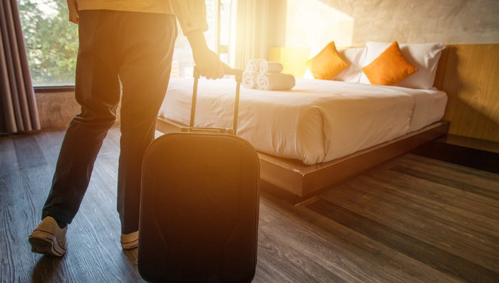 市场监管,竞争压力,酒旅业务