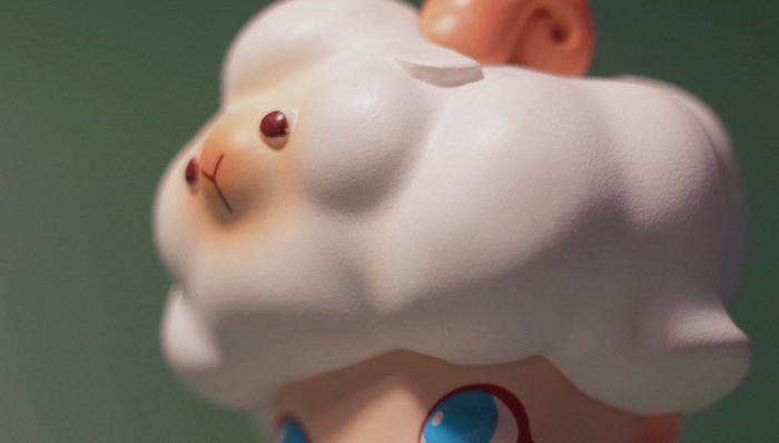 股价腰斩,跨界营销,IP价值