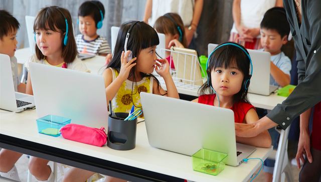 新东方在线关闭K12小班业务，股价下跌超15%